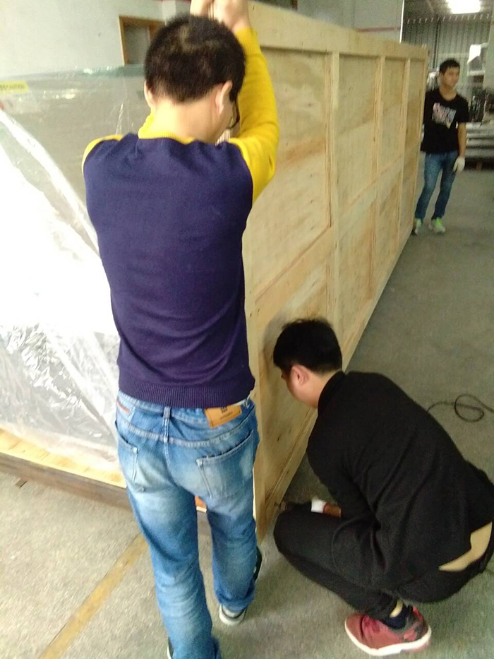 大型設(shè)備木箱包裝